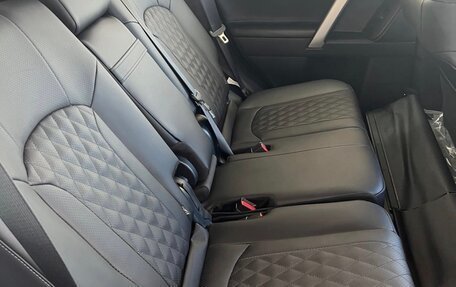 Toyota Land Cruiser Prado 150 рестайлинг 2, 2021 год, 4 800 000 рублей, 12 фотография