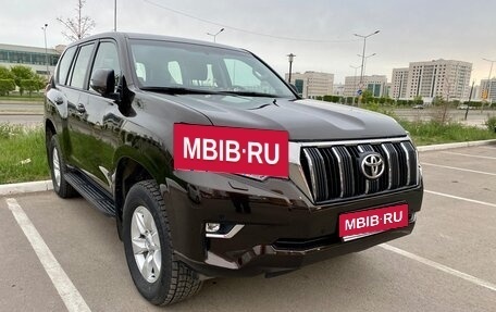 Toyota Land Cruiser Prado 150 рестайлинг 2, 2021 год, 5 185 000 рублей, 5 фотография