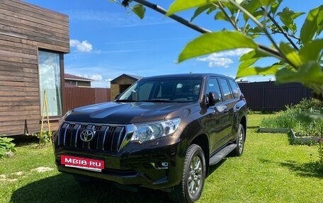Toyota Land Cruiser Prado 150 рестайлинг 2, 2021 год, 5 185 000 рублей, 6 фотография