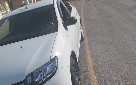 Renault Logan II, 2016 год, 400 000 рублей, 4 фотография