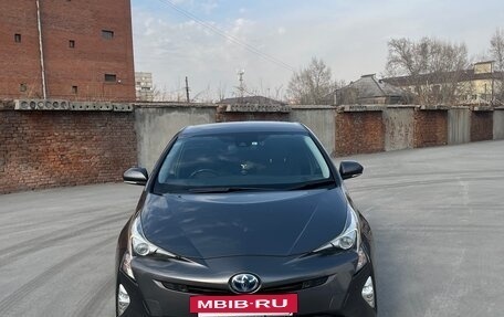 Toyota Prius IV XW50, 2017 год, 1 950 000 рублей, 2 фотография