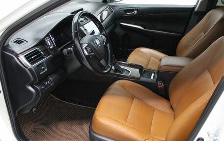 Toyota Camry, 2017 год, 2 350 000 рублей, 14 фотография