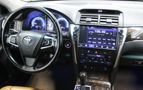 Toyota Camry, 2017 год, 2 350 000 рублей, 13 фотография