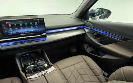 BMW 5 серия, 2025 год, 8 700 000 рублей, 11 фотография