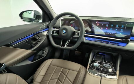 BMW 5 серия, 2025 год, 8 700 000 рублей, 10 фотография
