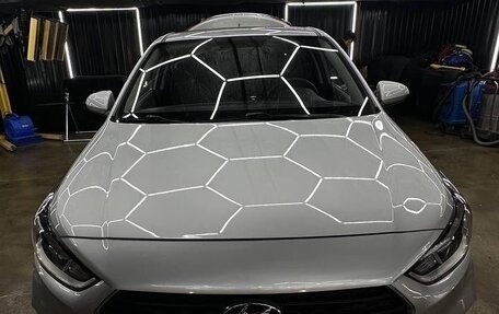 Hyundai Solaris II рестайлинг, 2018 год, 1 350 000 рублей, 3 фотография