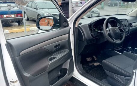 Mitsubishi Outlander III рестайлинг 3, 2018 год, 1 700 000 рублей, 5 фотография