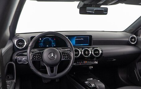 Mercedes-Benz A-Класс, 2019 год, 2 484 434 рублей, 7 фотография