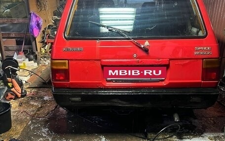 Mitsubishi Space Wagon III, 1985 год, 110 000 рублей, 9 фотография