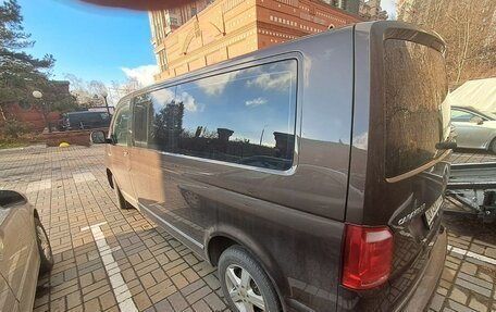 Volkswagen Caravelle T6 рестайлинг, 2017 год, 3 600 000 рублей, 3 фотография