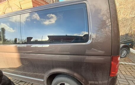 Volkswagen Caravelle T6 рестайлинг, 2017 год, 3 600 000 рублей, 9 фотография