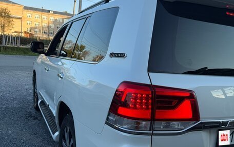 Toyota Land Cruiser 200, 2017 год, 8 300 000 рублей, 3 фотография