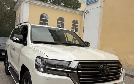 Toyota Land Cruiser 200, 2017 год, 8 300 000 рублей, 6 фотография