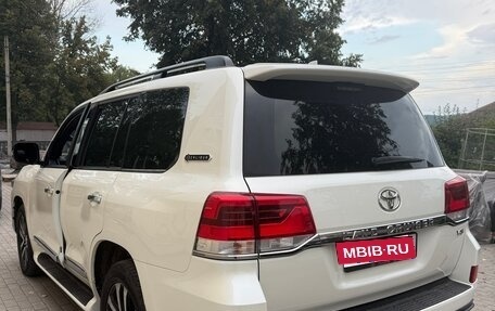 Toyota Land Cruiser 200, 2017 год, 8 300 000 рублей, 7 фотография