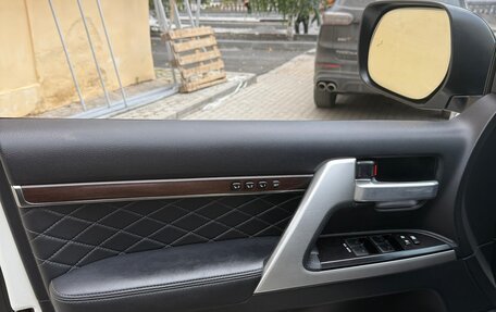 Toyota Land Cruiser 200, 2017 год, 8 300 000 рублей, 12 фотография