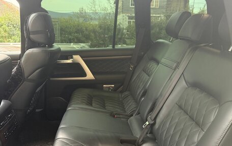 Toyota Land Cruiser 200, 2017 год, 8 300 000 рублей, 10 фотография