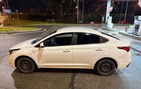 Hyundai Solaris II рестайлинг, 2020 год, 1 400 000 рублей, 4 фотография