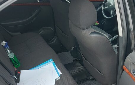 Toyota Avensis III рестайлинг, 2004 год, 550 000 рублей, 2 фотография