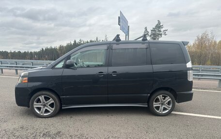 Toyota Voxy II, 2005 год, 950 000 рублей, 3 фотография