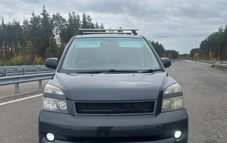 Toyota Voxy II, 2005 год, 950 000 рублей, 13 фотография