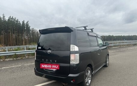 Toyota Voxy II, 2005 год, 950 000 рублей, 16 фотография