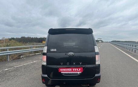 Toyota Voxy II, 2005 год, 950 000 рублей, 14 фотография