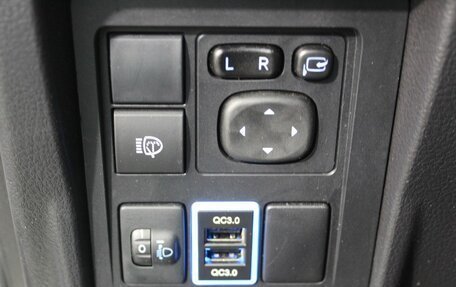 Toyota Land Cruiser Prado 150 рестайлинг 2, 2018 год, 5 999 000 рублей, 13 фотография