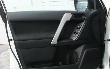 Toyota Land Cruiser Prado 150 рестайлинг 2, 2018 год, 5 999 000 рублей, 12 фотография