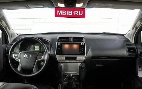 Toyota Land Cruiser Prado 150 рестайлинг 2, 2018 год, 5 999 000 рублей, 5 фотография