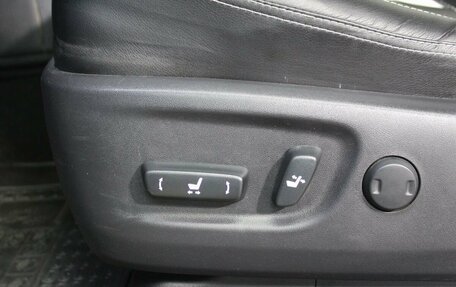 Toyota Land Cruiser Prado 150 рестайлинг 2, 2018 год, 5 999 000 рублей, 16 фотография