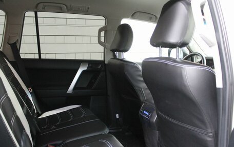 Toyota Land Cruiser Prado 150 рестайлинг 2, 2018 год, 5 999 000 рублей, 26 фотография