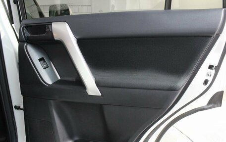 Toyota Land Cruiser Prado 150 рестайлинг 2, 2018 год, 5 999 000 рублей, 25 фотография