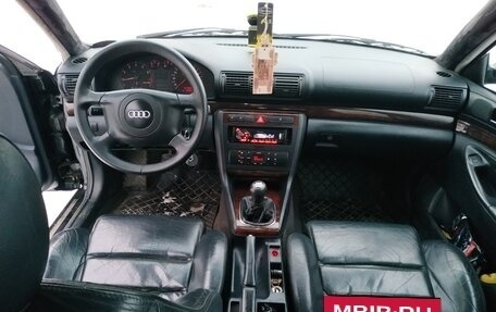 Audi A4, 1999 год, 215 000 рублей, 11 фотография