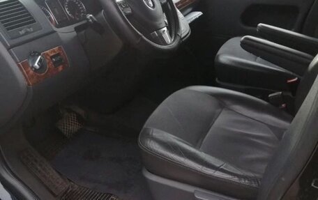 Volkswagen Multivan T5, 2011 год, 2 100 000 рублей, 3 фотография