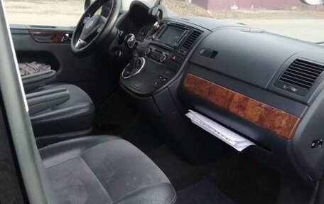 Volkswagen Multivan T5, 2011 год, 2 100 000 рублей, 4 фотография