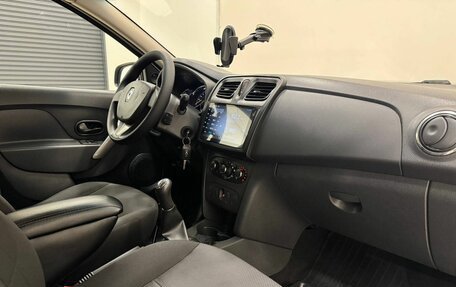 Renault Logan II, 2017 год, 847 000 рублей, 13 фотография