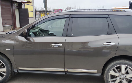 Nissan Pathfinder, 2016 год, 2 250 000 рублей, 2 фотография