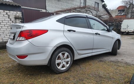 Hyundai Solaris II рестайлинг, 2013 год, 590 000 рублей, 4 фотография