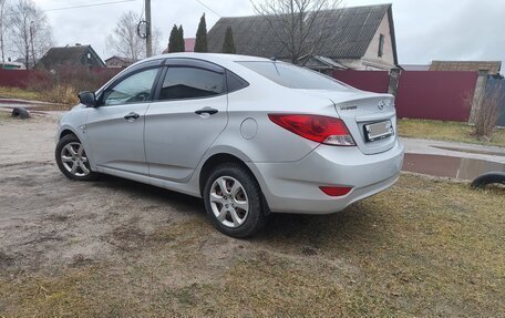 Hyundai Solaris II рестайлинг, 2013 год, 590 000 рублей, 5 фотография