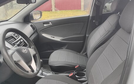 Hyundai Solaris II рестайлинг, 2013 год, 590 000 рублей, 7 фотография