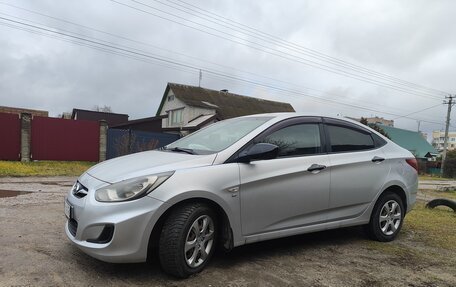 Hyundai Solaris II рестайлинг, 2013 год, 590 000 рублей, 2 фотография