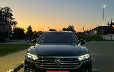 Volkswagen Touareg III, 2019 год, 5 490 000 рублей, 6 фотография