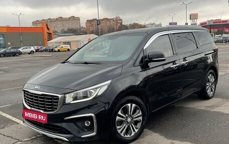 KIA Carnival III, 2019 год, 2 900 000 рублей, 2 фотография