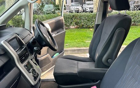 Toyota Noah III, 2013 год, 1 750 000 рублей, 8 фотография