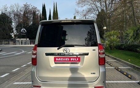 Toyota Noah III, 2013 год, 1 750 000 рублей, 13 фотография