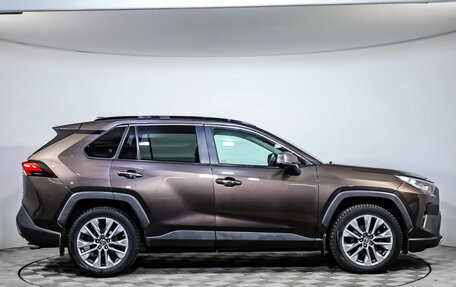 Toyota RAV4, 2019 год, 2 549 000 рублей, 4 фотография