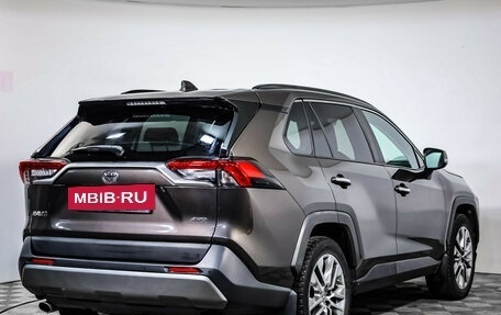 Toyota RAV4, 2019 год, 2 549 000 рублей, 5 фотография