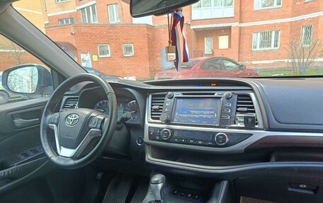 Toyota Highlander III, 2014 год, 2 600 000 рублей, 4 фотография