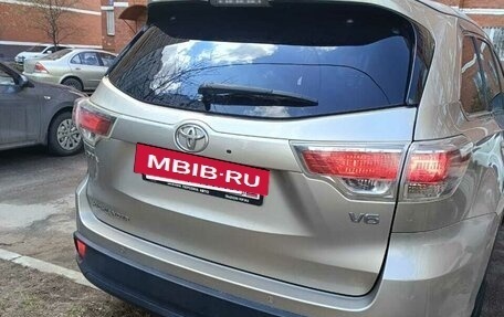 Toyota Highlander III, 2014 год, 2 600 000 рублей, 8 фотография