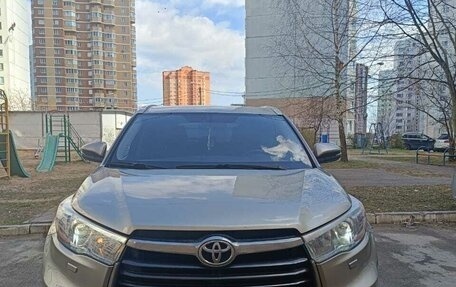 Toyota Highlander III, 2014 год, 2 600 000 рублей, 2 фотография